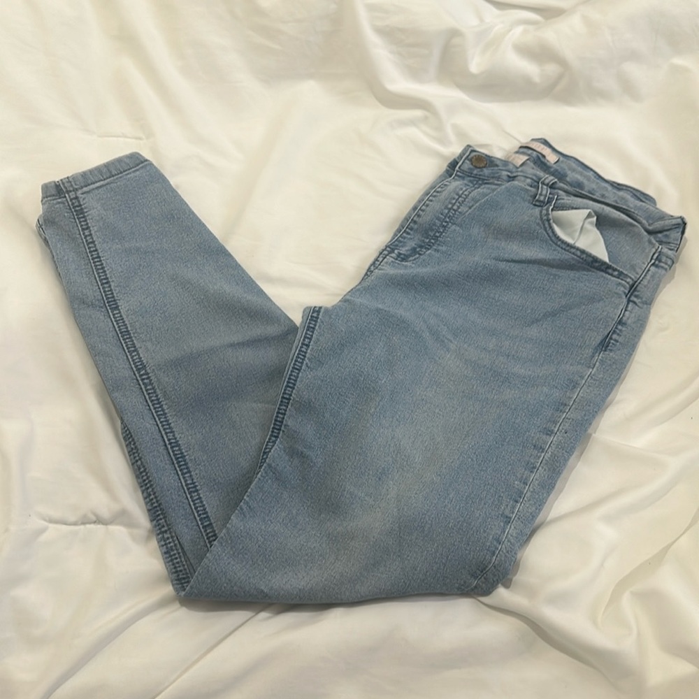 Forever 21 Light Wash Mom Jeans